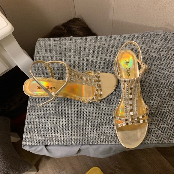 Gold high heels - Picture 4 of 6